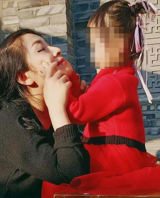 女生出轨外国人被开除？不是最终决定 处分引发热议